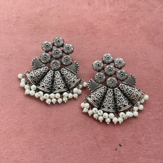 Antaraa Statement Stud Earrings