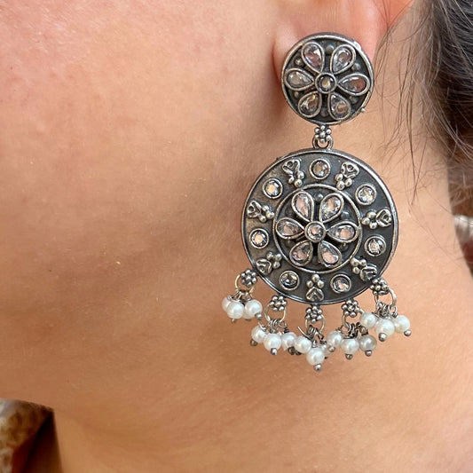 Vanya Antique Silver Earring